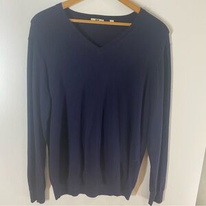 Uniqlo Men’s Navy V-neck Sweater size XL
